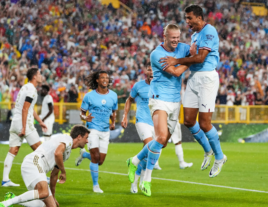 UEFA Şampiyonlar Ligi'nde çeyrek final maçları bu akşam başlıyor! Türk yıldız Hakan Çalhanoğlu sahne alacak