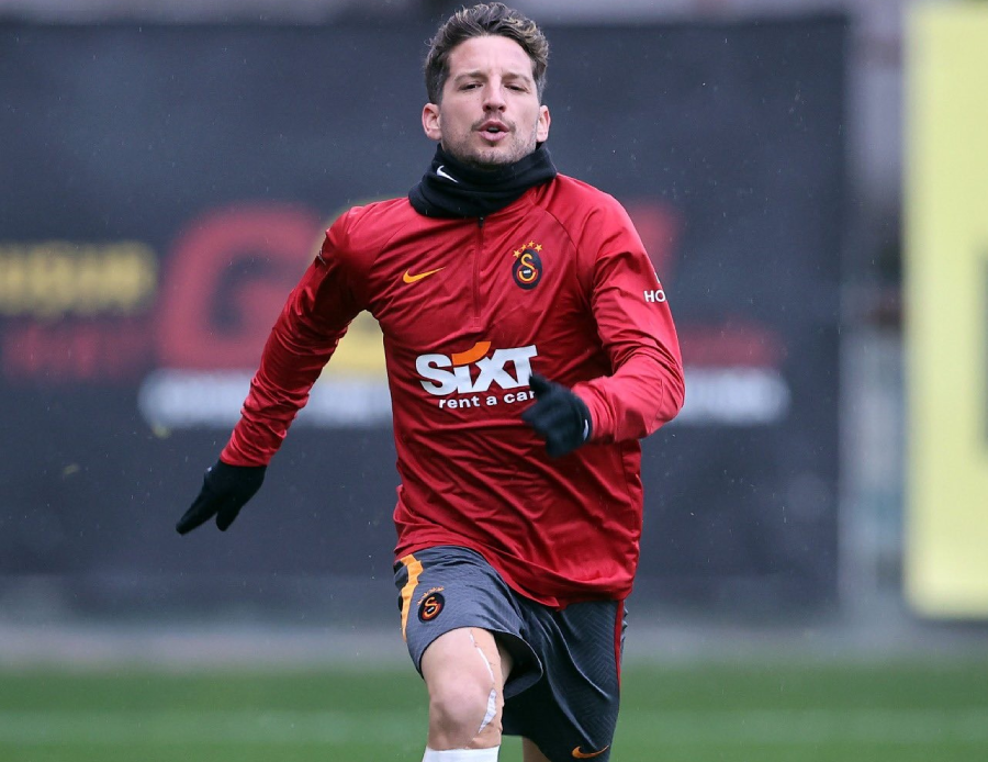 Mertens 1 yıllık sözleşme imzalayacak! Belçikalı yıldızın gelecek sezon oynayacağı takım belli oldu