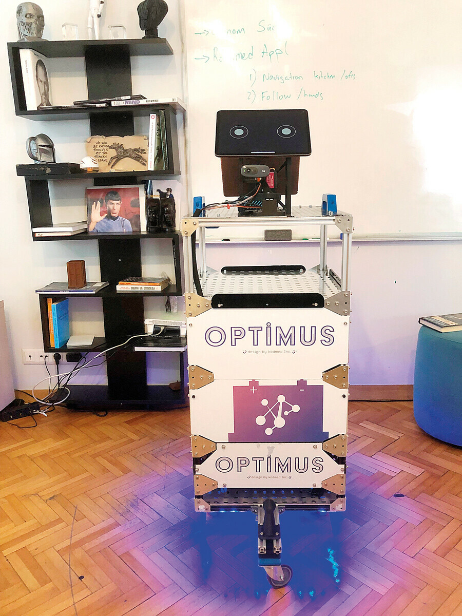 Kanser doktorundan Türkiye’nin ilk sağlık robotu Optimus Kanser doktorundan Türkiye’nin ilk sağlık robotu Optimus