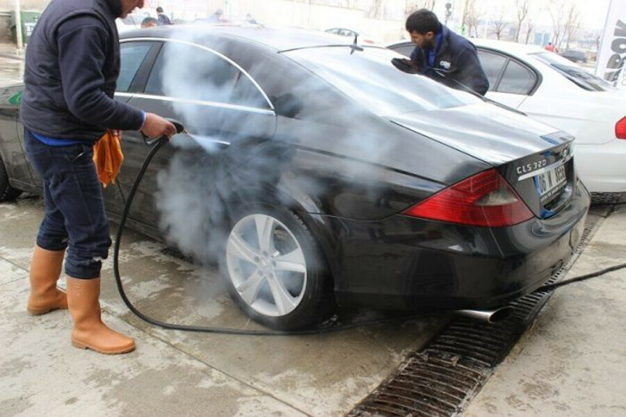 Araba yıkama ücretleri yükseldi, buharlı çözüm geldi