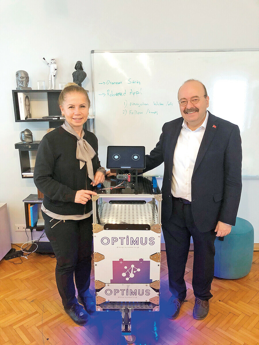 Kanser doktorundan Türkiye’nin ilk sağlık robotu Optimus Kanser doktorundan Türkiye’nin ilk sağlık robotu Optimus