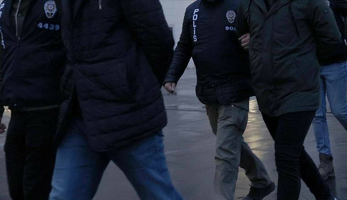 Diyarbakır merkezli 5 ilde "makas" operasyonu: 21 gözaltı Diyarbakır merkezli 5 ilde "makas" operasyonu: 21 gözaltı