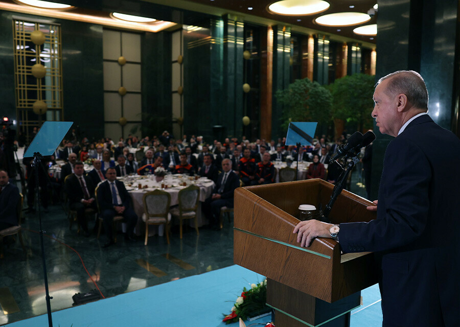 Cumhurbaşkanı Erdoğan'dan muhalefete sert sözler: Ne tarih ne millet unutacak Cumhurbaşkanı Erdoğan'dan muhalefete sert sözler: Ne tarih ne millet unutacak