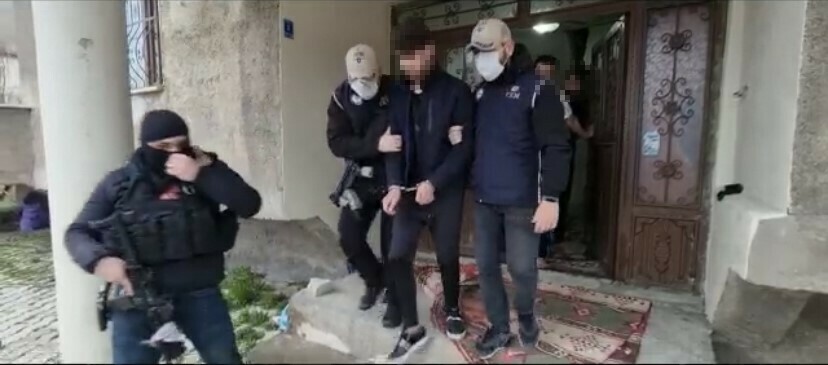 Hakkari’de Yeşil Sol Parti'nin açılışında polisle çatışan PKK yandaşlarına operasyon Hakkari’de Yeşil Sol Parti'nin açılışında polisle çatışan PKK yandaşlarına operasyon