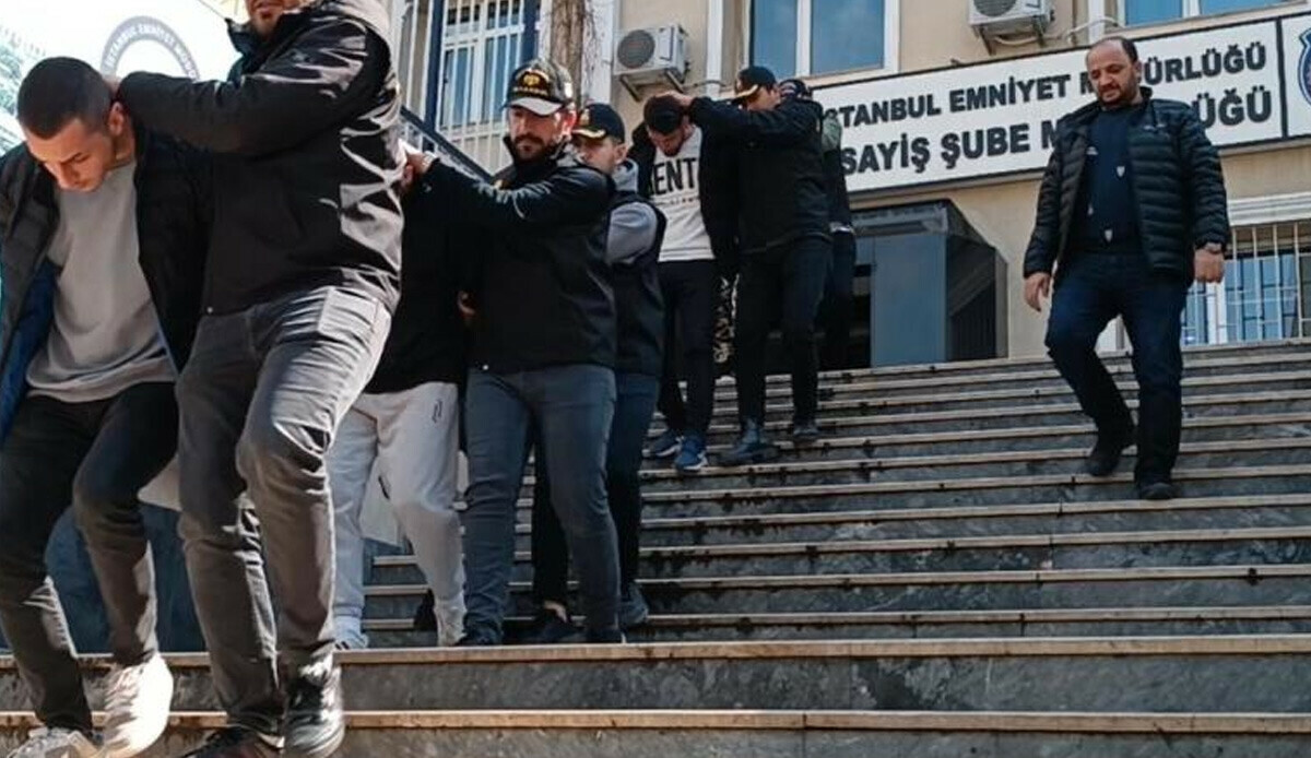 Akıllara durgunluk veren olay! Telefonuna gelen şifreyi söyledi 2 milyon lirasından oldu Akıllara durgunluk veren olay! Telefonuna gelen şifreyi söyledi 2 milyon lirasından oldu