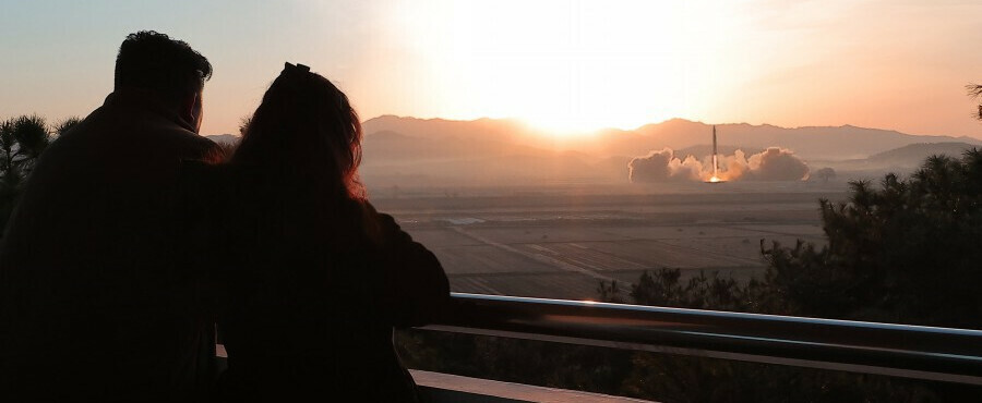 Kuzey Kore yeni geliştirdiği kıtalararası balistik füzeyi fırlattı