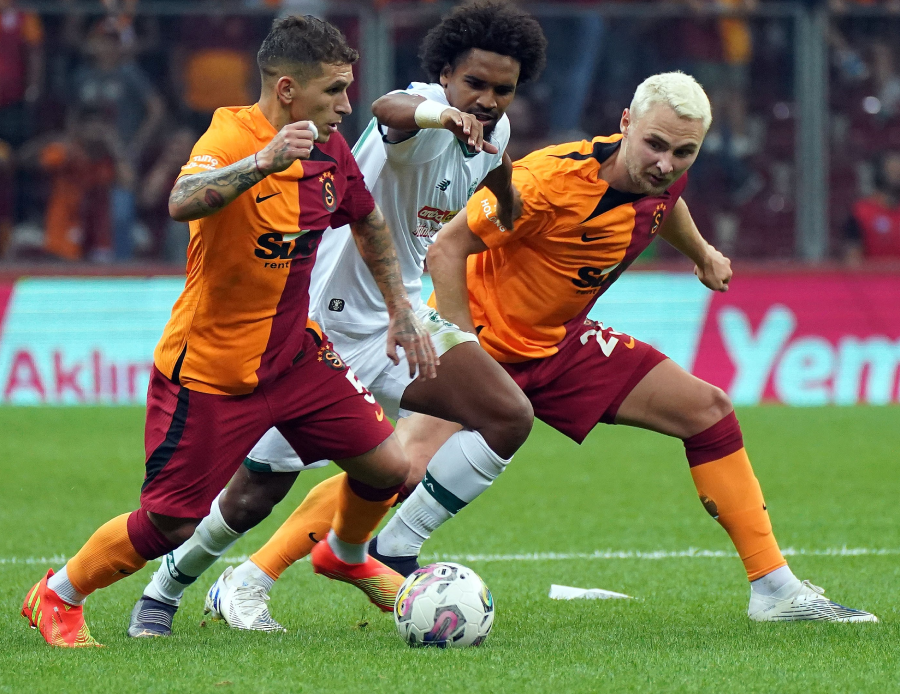 Galatasaray'da yeni sezon ayrılacak ilk isim belli oldu! Avrupa devi transferi bitirmek için İstanbul'a geliyor