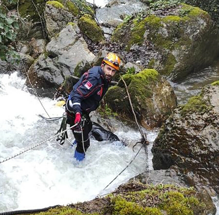 Günün en acı haberi Bursa'dan geldi! Kurtarmak istediği kızı ile birlikte can verdi