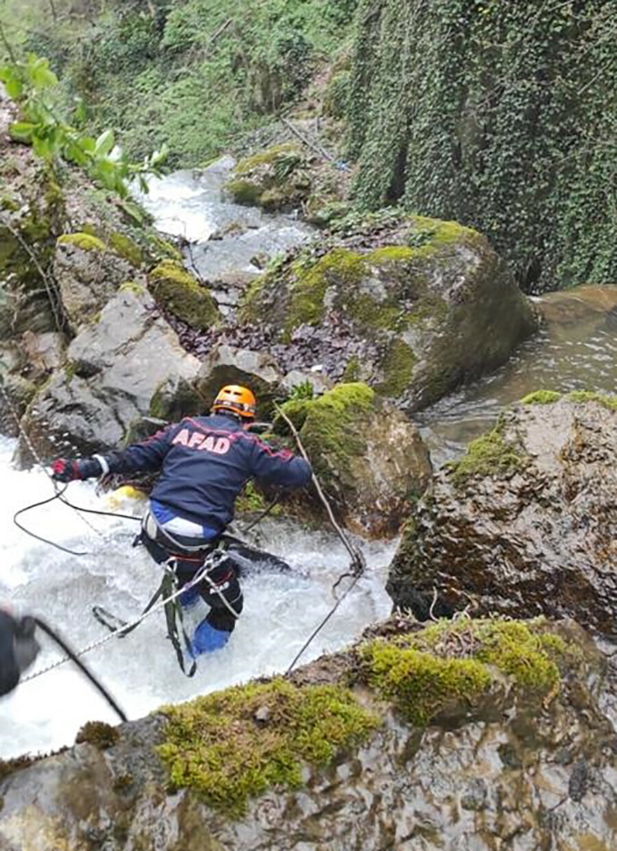 Günün en acı haberi Bursa'dan geldi! Kurtarmak istediği kızı ile birlikte can verdi