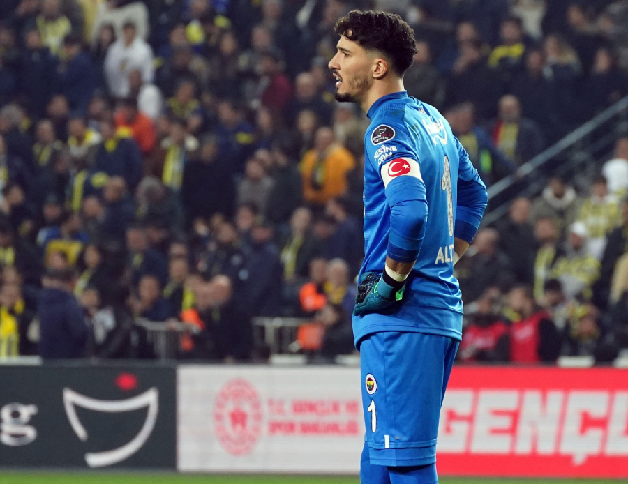 Fenerbahçe'de Altay Bayındır şoku! Milli kaleci Ankaragücü maçında yok