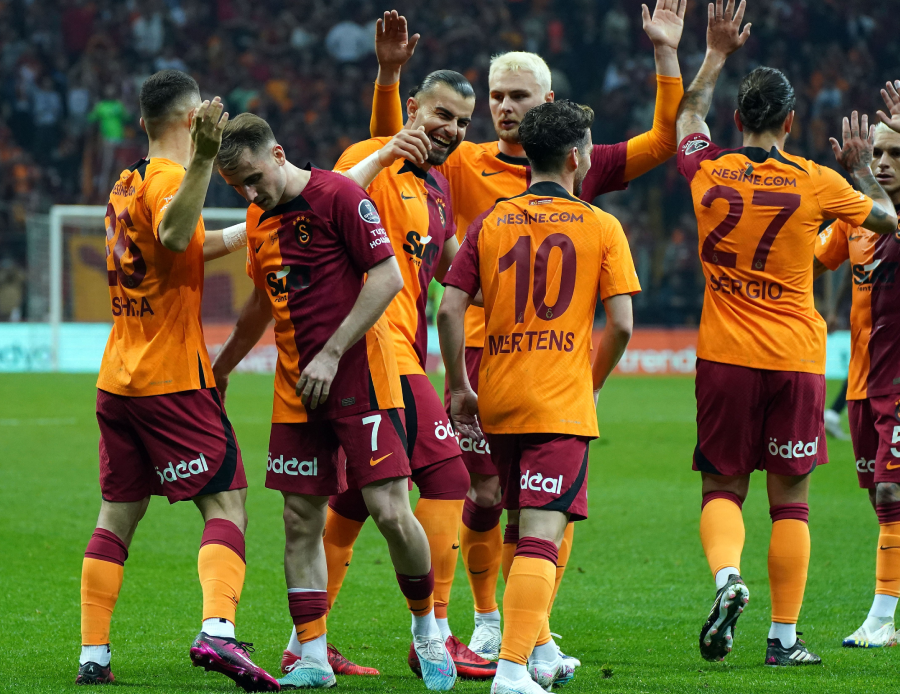 Rıdvan Dilmen canlı yayında esti gürledi: Maçı kartsız bitirmesi rezalet