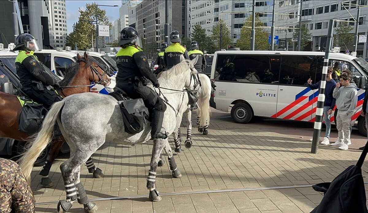 Avrupa'da ırkçılık dalgası büyüyor: Amsterdam'da Kur'an-ı Kerim yaktılar Avrupa'da ırkçılık dalgası büyüyor: Amsterdam'da Kur'an-ı Kerim yaktılar