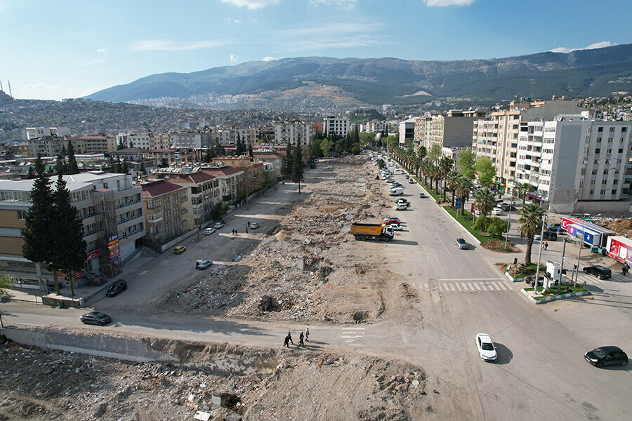 Kahramanmaraş'ta acılar meydana çıktı! Enkaz kalktı, sokaklar boşaldı Kahramanmaraş'ta acılar meydana çıktı! Enkaz kalktı, sokaklar boşaldı