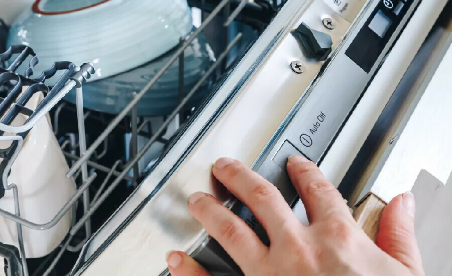 Binlerce liralık masraf çıkıyor! Bulaşık makinesinin ömrünü kısaltan hatalar