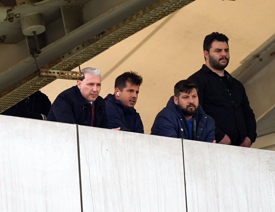 Emre Belözoğlu veda mı ediyor? Başakşehir'de kötü gidişat sonrası radikal karar Emre Belözoğlu veda mı ediyor? Başakşehir'de kötü gidişat sonrası radikal karar