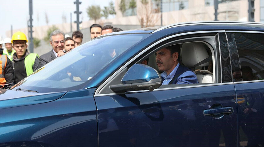 Bakan Kurum Togg'un sürücü koltuğuna oturdu, İstanbul'u turladı