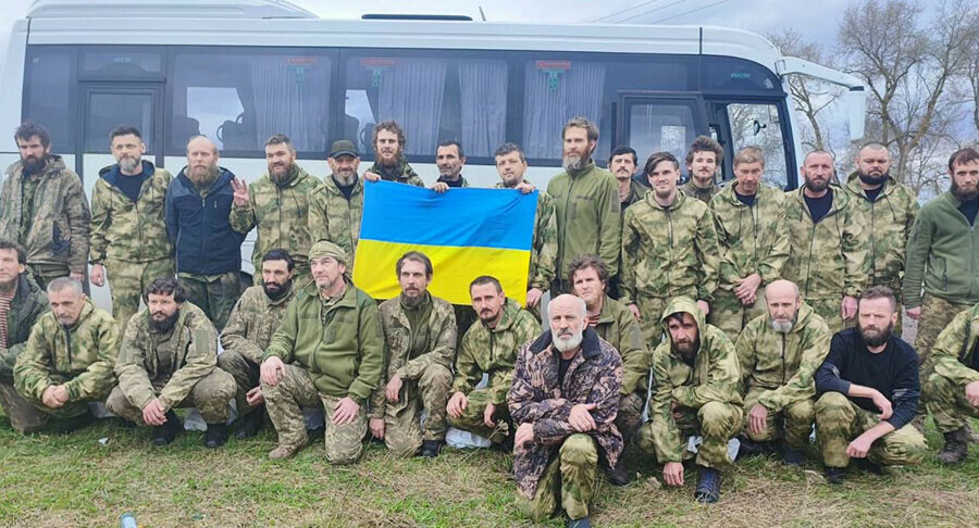 Ukrayna: 130 kişi Rus esaretinden kurtarıldı Ukrayna: 130 kişi Rus esaretinden kurtarıldı
