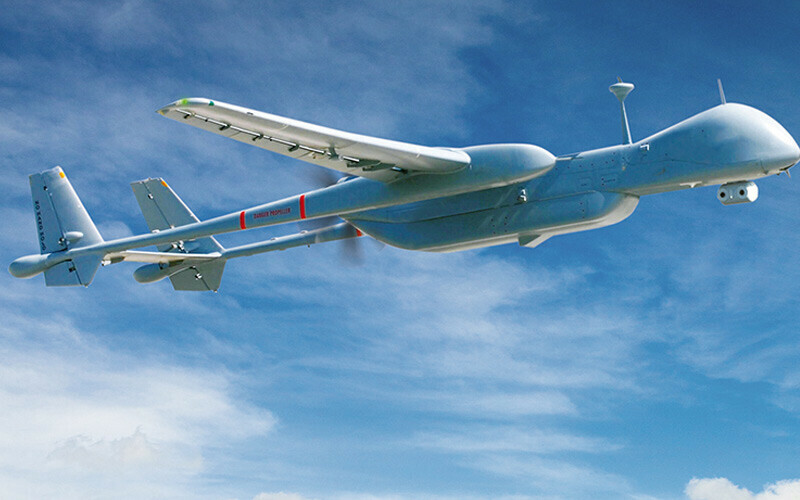 <h3><strong>HERON TP</strong></h3><p>> Şirket: Israel Aerospace Industries</p><p>> Çoğunlukla İsrail Savunma Kuvvetleri tarafından kullanılır</p><p>> İlk uçuş: 1994</p><p>> Menzil: N/A, maksimum hız: 129 mph</p><p>> Yük kapasitesi: 551 lb</p>