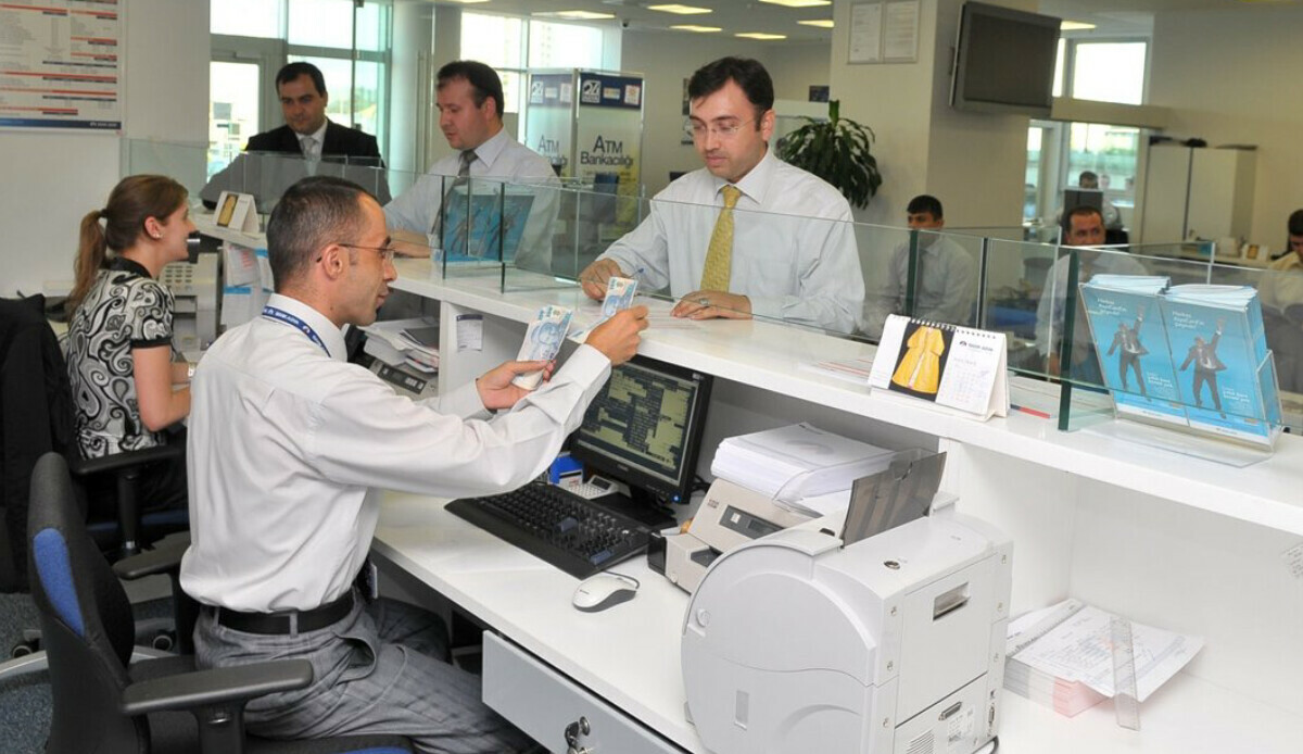Bugün bankalar çalışıyor mu saat kaça kadar açık? 2023 Arefe ve Ramazan Bayramı'nda bankalar kapalı mı? Bugün bankalar çalışıyor mu saat kaça kadar açık? 2023 Arefe ve Ramazan Bayramı'nda bankalar kapalı mı?
