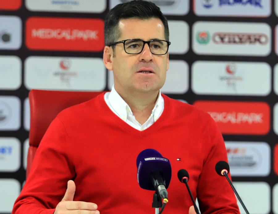 Samsunspor Süper Lig'e kırmızı kazakla yükseldi! Hüseyin Eroğlu şampiyonluk sonrası ilk kez itiraf etti Samsunspor Süper Lig'e kırmızı kazakla yükseldi! Hüseyin Eroğlu şampiyonluk sonrası ilk kez itiraf etti