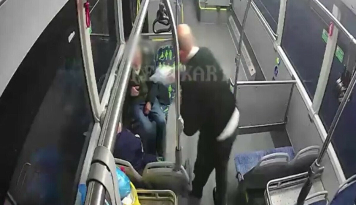 İftara yetişemeyeceklerini anladı, otobüsü kenara çekti... Şoförden yürekleri ısıtan hareket