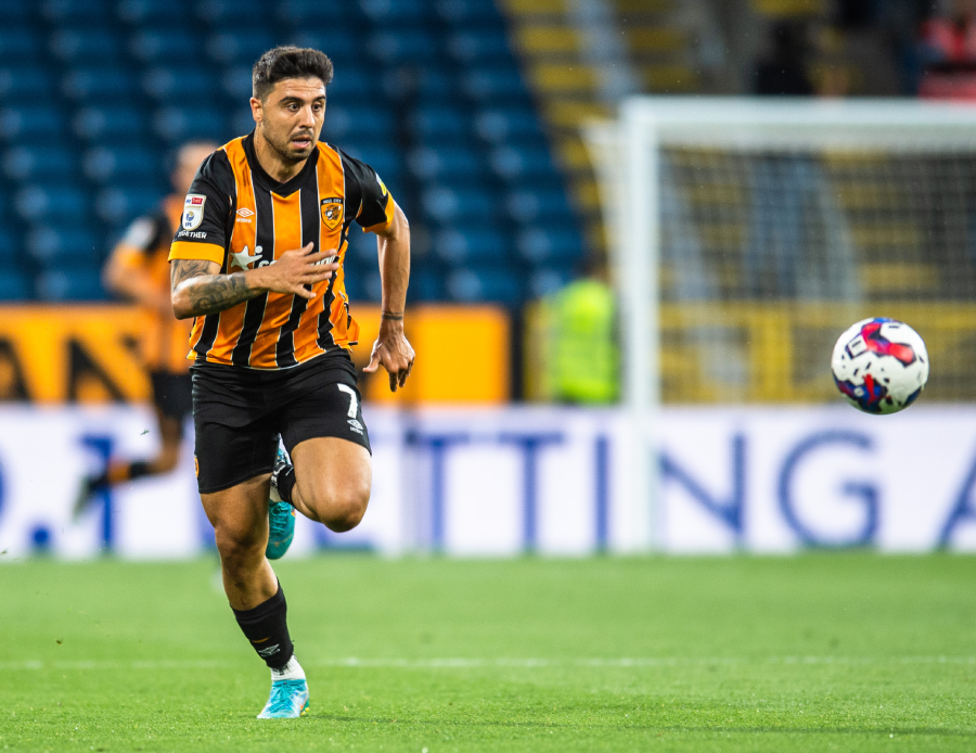Ozan Tufan'dan transfer açıklaması! Milli oyuncu yeni durağını kendisi duyurdu Ozan Tufan'dan transfer açıklaması! Milli oyuncu yeni durağını kendisi duyurdu