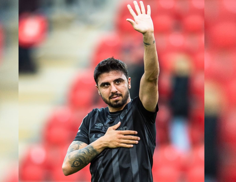 Ozan Tufan'dan transfer açıklaması! Milli oyuncu yeni durağını kendisi duyurdu Ozan Tufan'dan transfer açıklaması! Milli oyuncu yeni durağını kendisi duyurdu