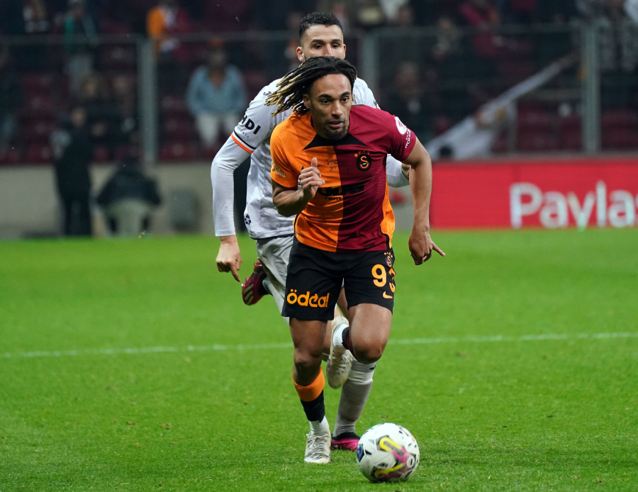 Borussia Dortmund Galatasaraylı yıldızı transfer ediyor! Kasaya girecek bonservis açıklandı Borussia Dortmund Galatasaraylı yıldızı transfer ediyor! Kasaya girecek bonservis açıklandı
