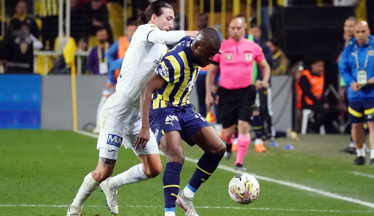 Süper Lig 30. hafta programı | Galatasaray ve Fenerbahçe zorlu deplasmanlara çıkacak Süper Lig 30. hafta programı | Galatasaray ve Fenerbahçe zorlu deplasmanlara çıkacak