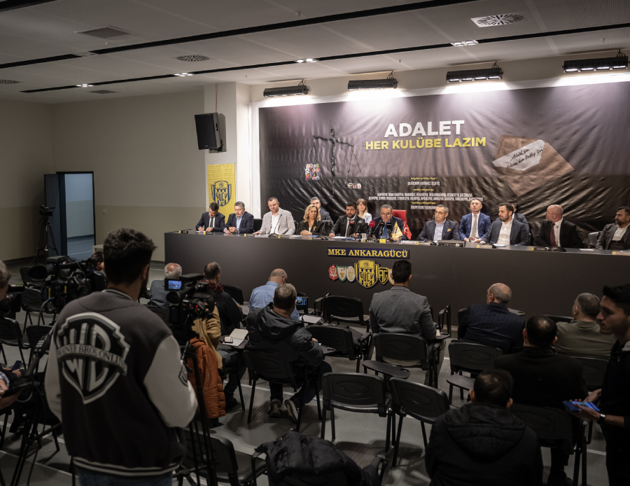 Ankaragücü'nden olay paylaşım: 3 büyüklere tepki gösterip, çağrıda bulundular Ankaragücü'nden olay paylaşım: 3 büyüklere tepki gösterip, çağrıda bulundular