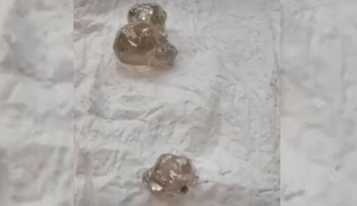 Tarihi Kapalıçarşı'da polisi alarma geçiren ihbar! 1 milyon dolar değerinde 2 parça halinde ham elmas ele geçirildi: 4 kişi yakalandı