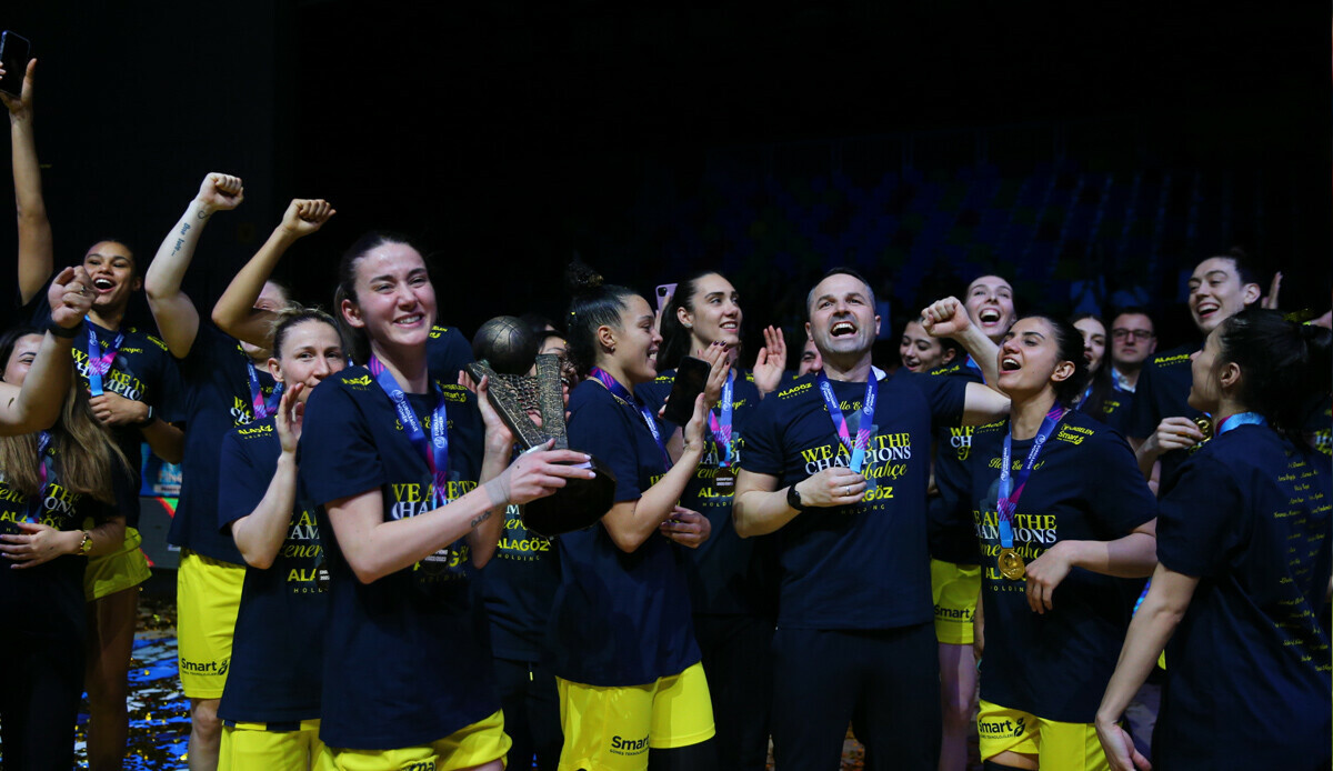 Fenerbahçe, kadın basketbolda Avrupa'nın zirvesinde Fenerbahçe, kadın basketbolda Avrupa'nın zirvesinde