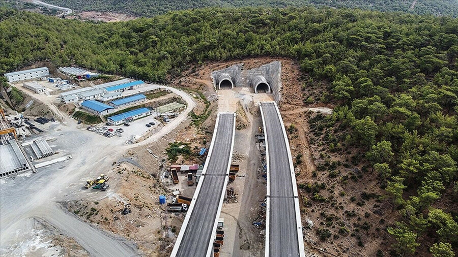 Tüneller, demir yolları, kültür merkezleri... Erdoğan açılıştan açılışa koşacak Tüneller, demir yolları, kültür merkezleri... Erdoğan açılıştan açılışa koşacak