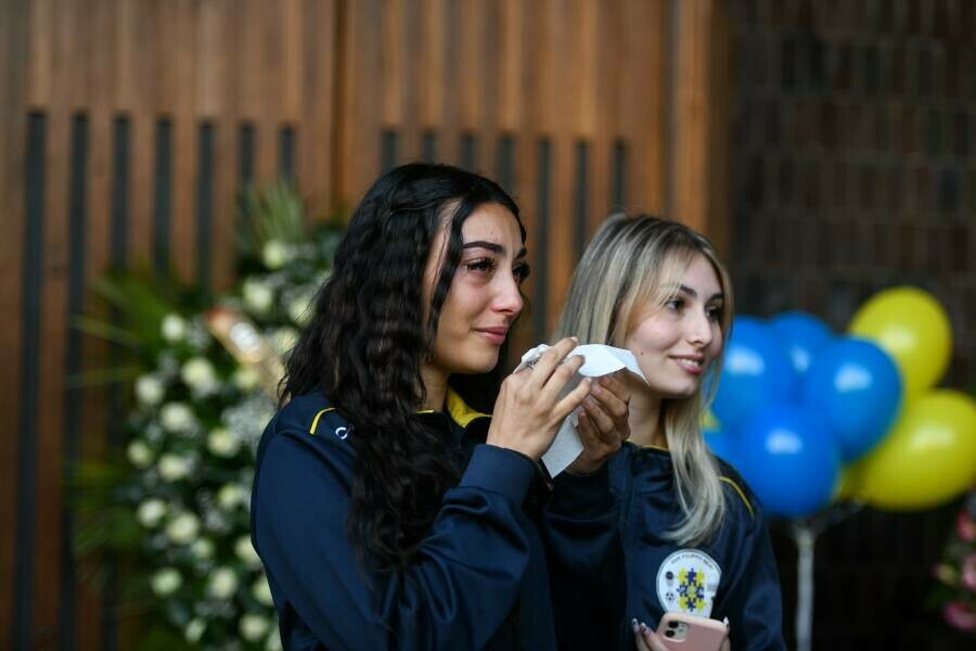 İstanbul'da ölen İtalyan voleybolcu Julia Ituma için Milano'da cenaze töreni düzenlendi İstanbul'da ölen İtalyan voleybolcu Julia Ituma için Milano'da cenaze töreni düzenlendi