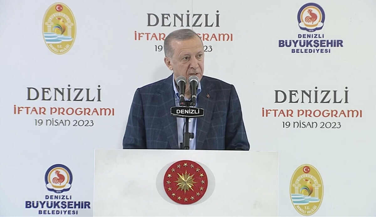 Cumhurbaşkanı Erdoğan'dan muhalefete tepki: Naylon adayı umut diye yutturuyorlar Cumhurbaşkanı Erdoğan'dan muhalefete tepki: Naylon adayı umut diye yutturuyorlar