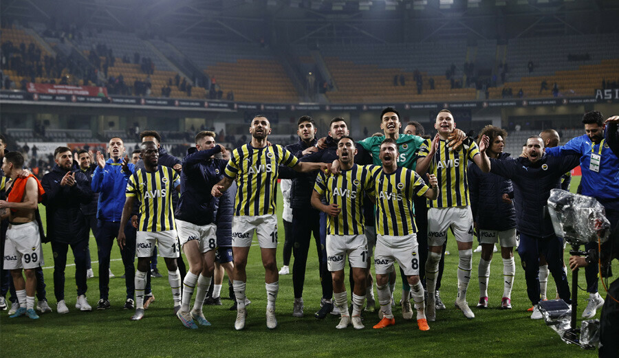 ÖZET Başakşehir - Fenerbahçe (1-2) Jorge Jesus bitti demeden bitmez!