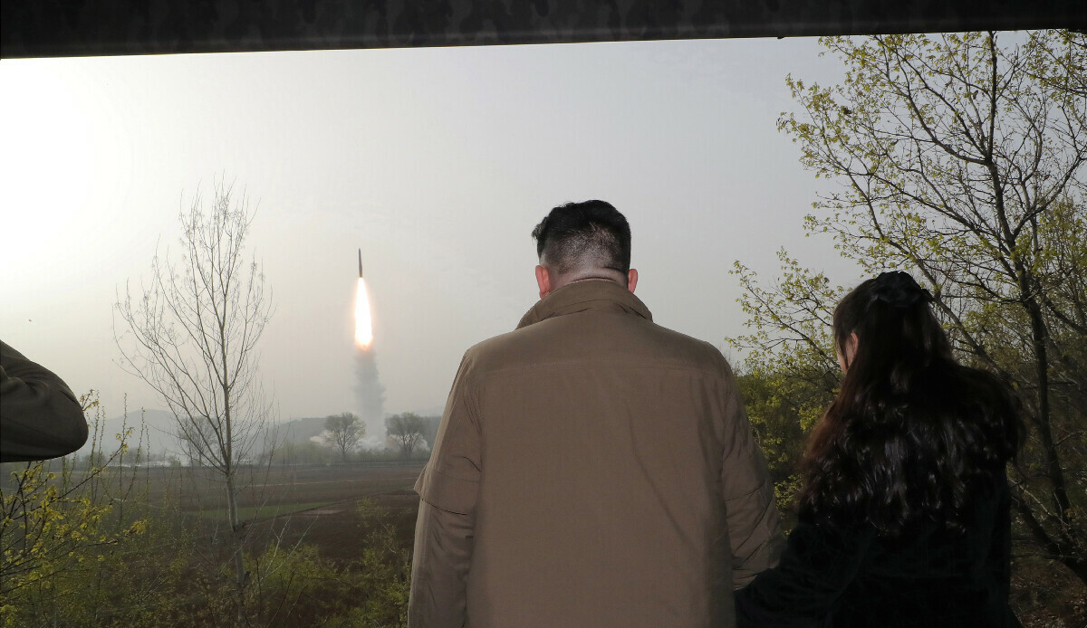 Kim, Kuzey Kore&#039;nin ilk casus uydusunun fırlatılmasını emretti