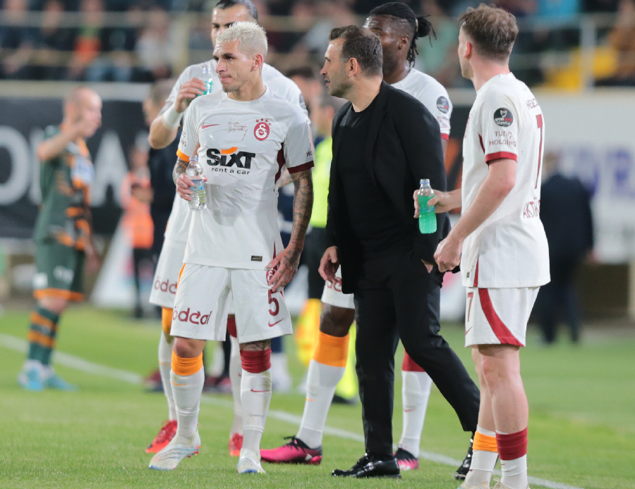 Okan Buruk şampiyonluk ateşini yaktı: Alanyaspor maçı sonrası taraftarlara seslendi Okan Buruk şampiyonluk ateşini yaktı: Alanyaspor maçı sonrası taraftarlara seslendi