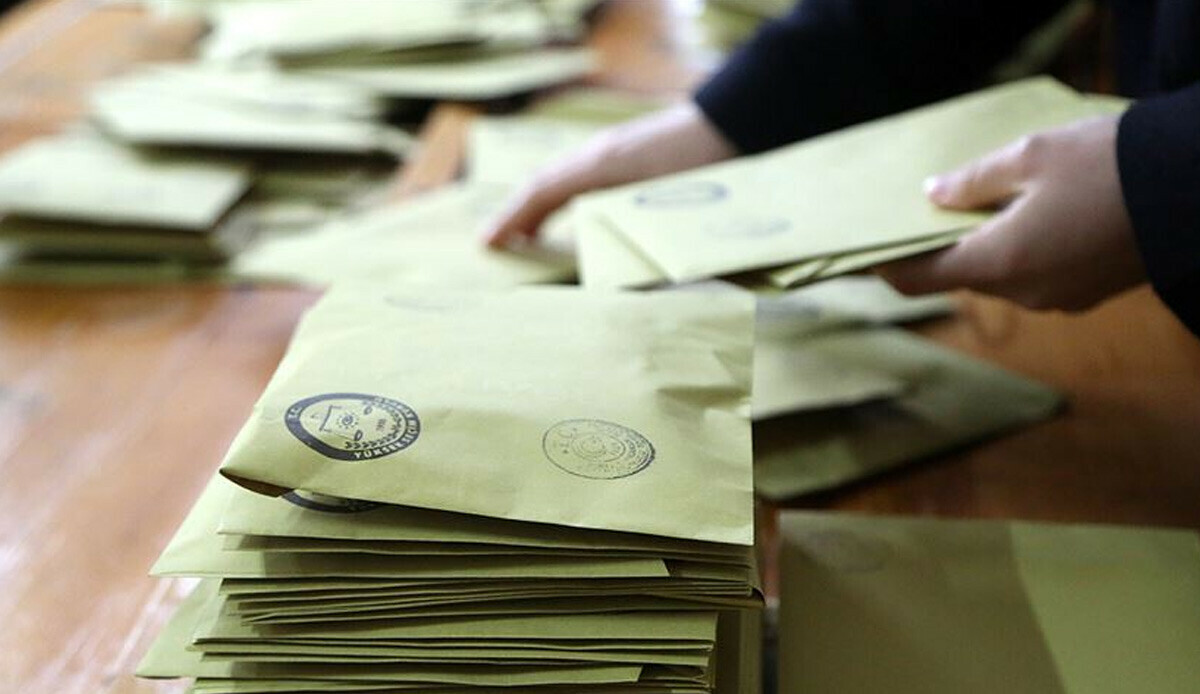 Seçime 25 gün kala YSK'dan 'Millet İttifakı' kararı: 16 ilde isimlerini kullanamayacaklar Seçime 25 gün kala YSK'dan 'Millet İttifakı' kararı: 16 ilde isimlerini kullanamayacaklar