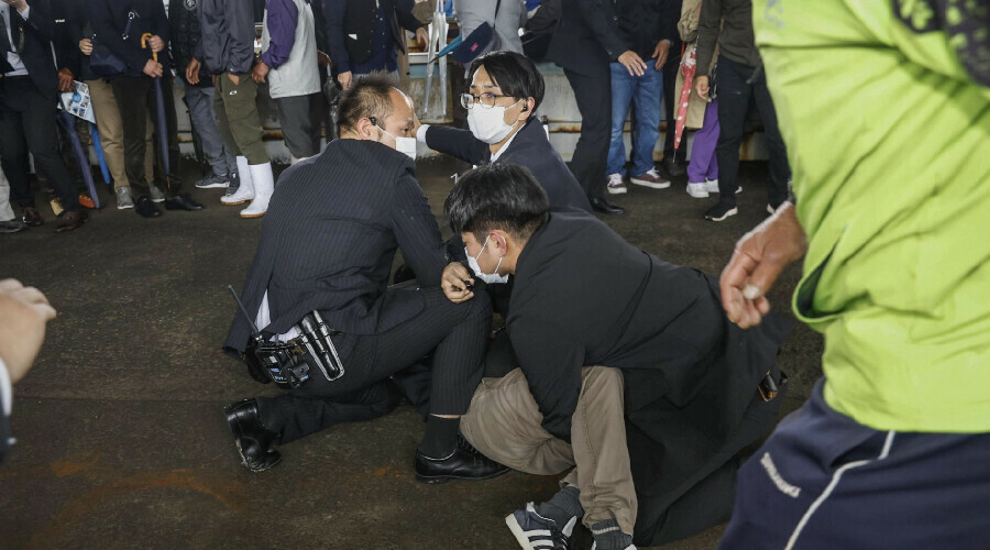 Japonya Başbakanı'na saldırının zanlısı hükümete dava açmış Japonya Başbakanı'na saldırının zanlısı hükümete dava açmış