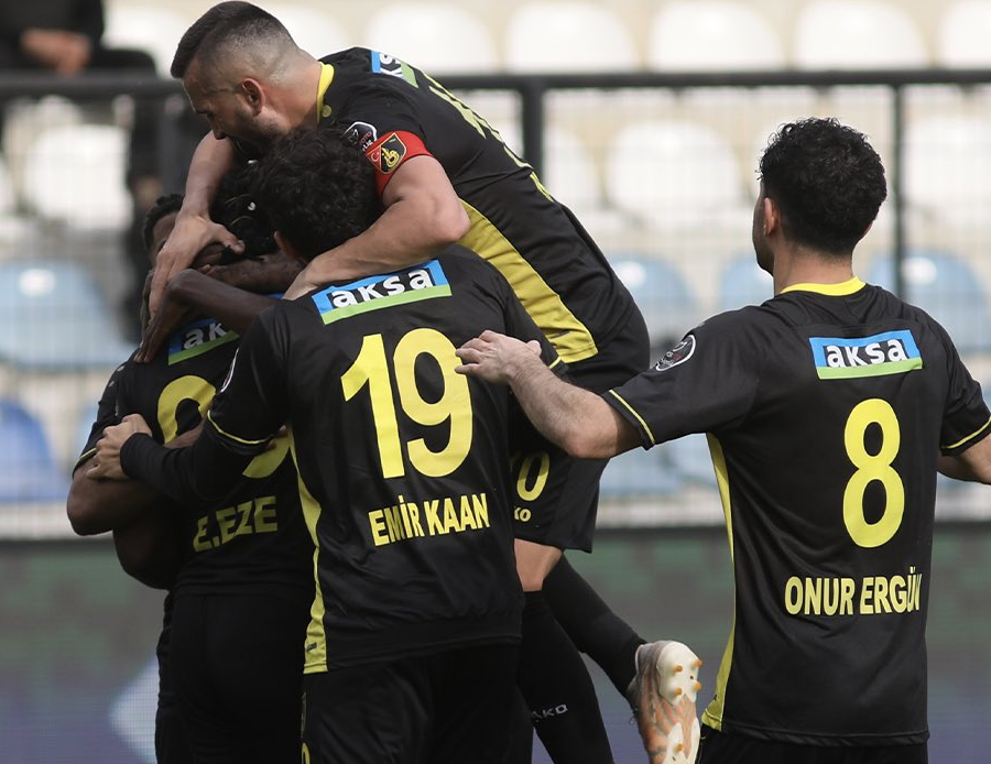 Fatih Tekke'nin sözleri Galatasaraylı taraftarları kızdırdı! Fenerbahçe maçı öncesi şaşırtan açıklama: Oynatmayacağımı söyledim