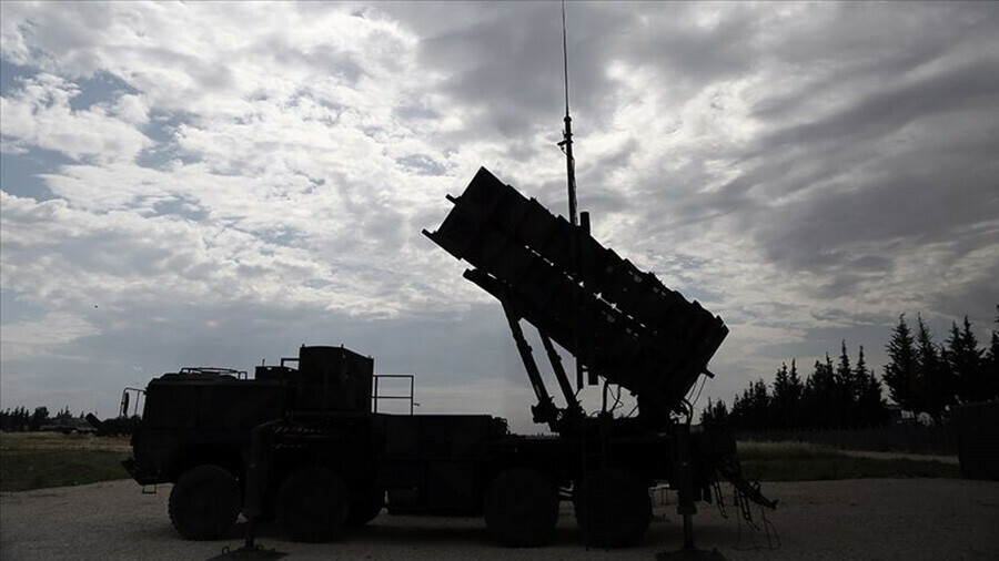 Almanya sınırdaki tankları geri çekiyor Almanya sınırdaki tankları geri çekiyor
