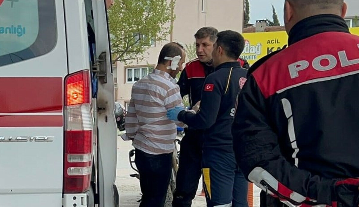 Bayramlaşma kanlı bitti! Gençler birbirine girdi, taşlar ve sopalar havada uçuştu: 10 yaralı