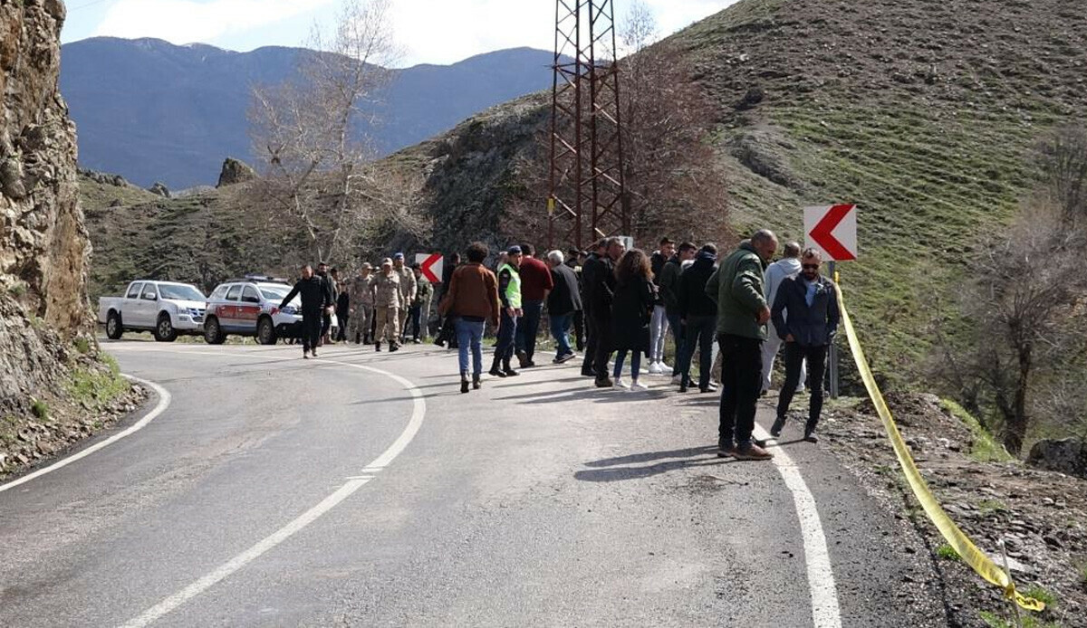 Bayram günü feci haber! Tunceli&#039;de otomobil çaya uçtu, 3 kişi kayboldu