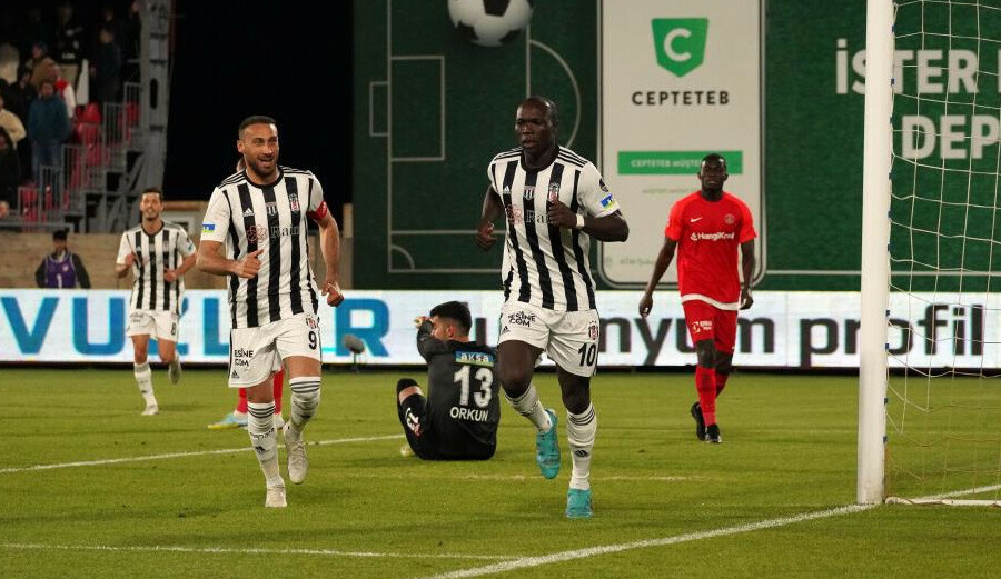 ÖZET I Ümraniyespor - Beşiktaş (0-2) Kartal takibini Redmond & Aboubakar'la sürdürdü