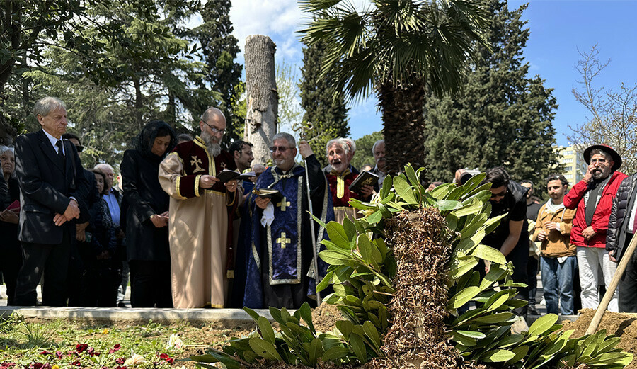Aşk-ı Memnu’nun Süleyman Efendi’si Rana Cabbar son yolculuğuna uğurlandı Aşk-ı Memnu’nun Süleyman Efendi’si Rana Cabbar son yolculuğuna uğurlandı