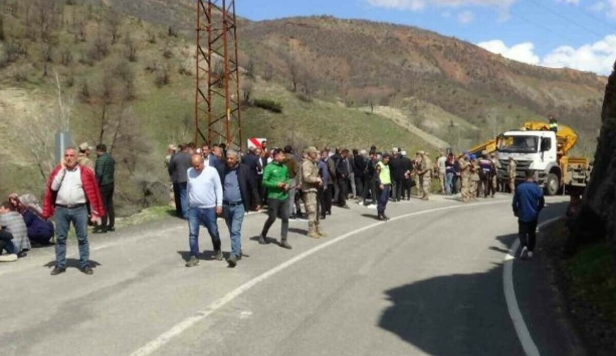250 kişilik ekip Munzur Çayı'na düşen kayıp 3 genç için seferber oldu 250 kişilik ekip Munzur Çayı'na düşen kayıp 3 genç için seferber oldu