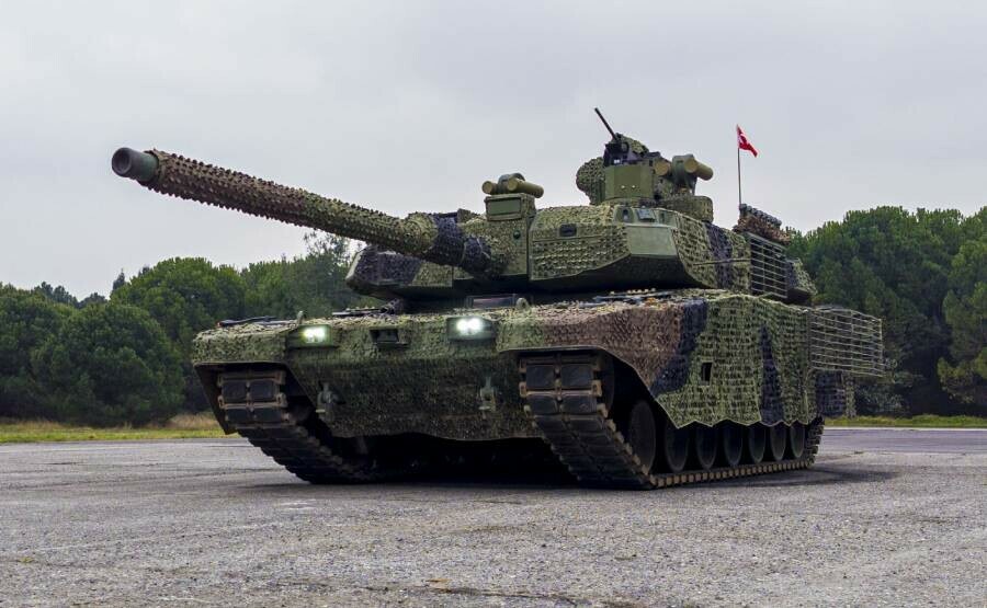<p>TSK’ya teslim edilecek</p><p>BMC CEO’su Murat Yalçıntaş geçtiğimiz haftalarda bir müjde vererek, Yeni Altay tankının 23 Nisan 2023 tarihinde teslim edileceğini duyurmuştu.</p><p> </p>