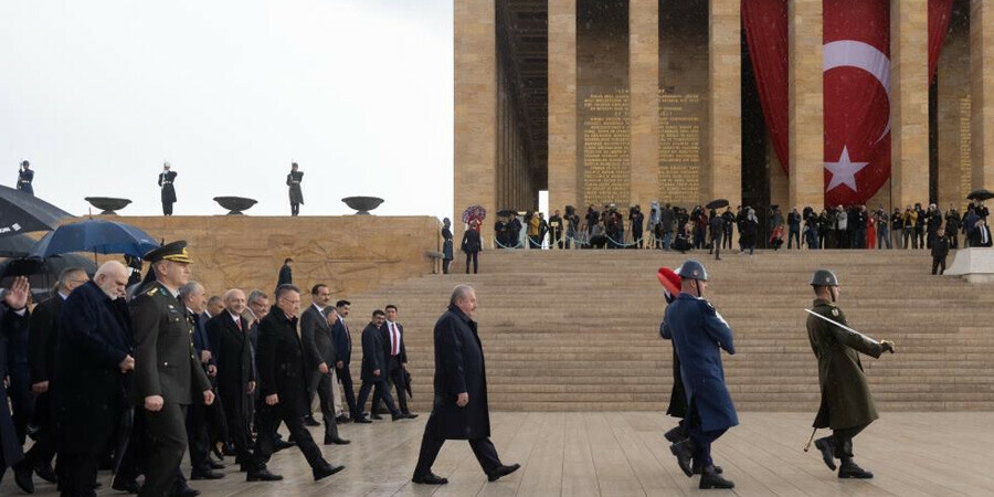 TBMM'deki törenin ardından Şentop ve devlet erkanı Anıtkabir'de! Gazi Meclis 103. yaşında