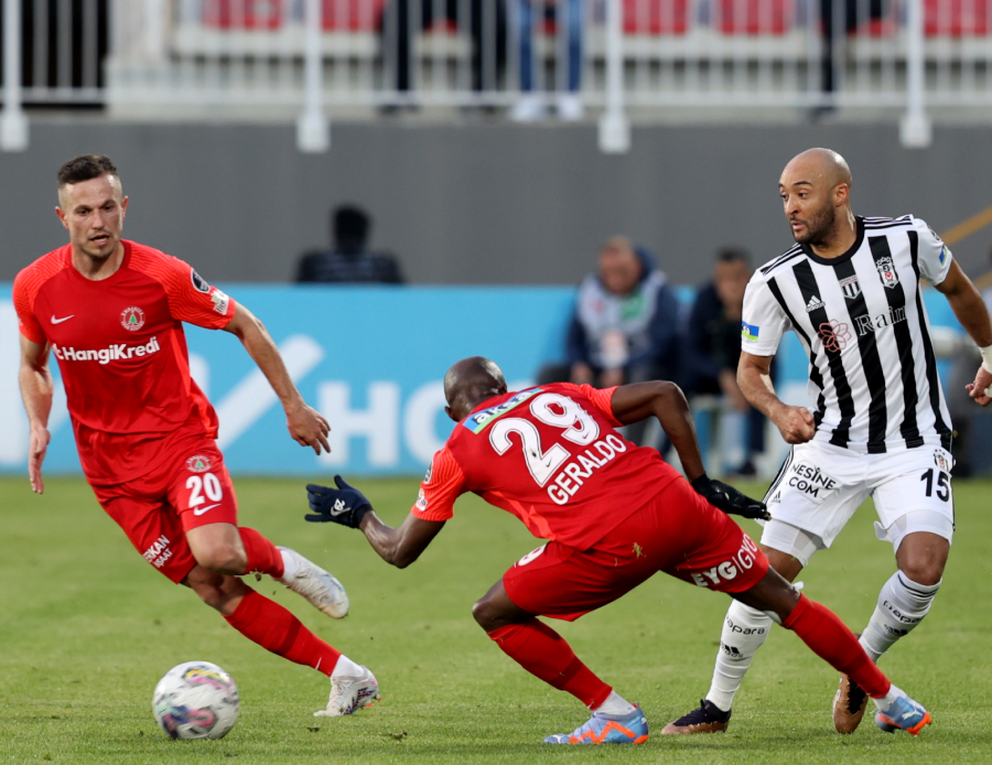 Redmond derbi öncesi Galatasaray'a gözdağı verdi: Savaş olacak